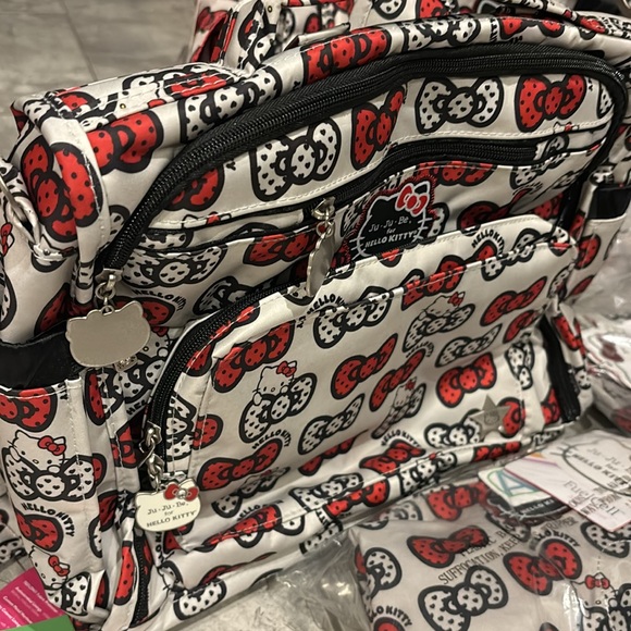 RARE brand new Hello Kitty jujube collection